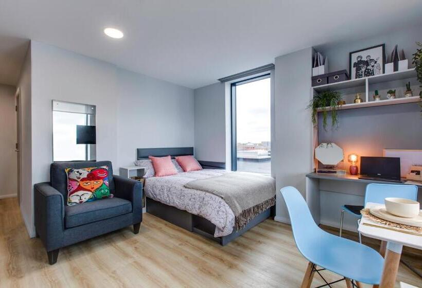 סטודיו דלוקס, Yugo Explore Kavanagh Court