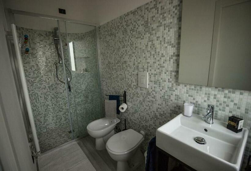 标准间, Giglio Marino