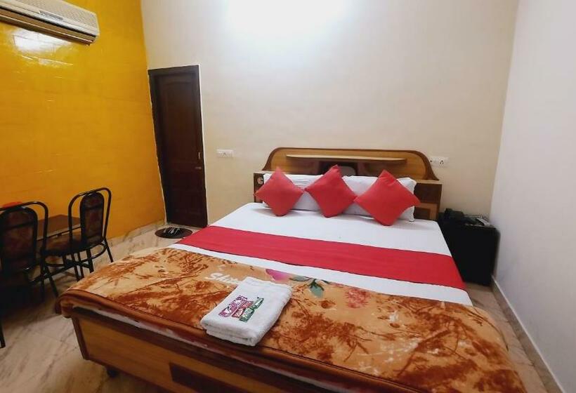 经济房, Holiday Inn Paradise