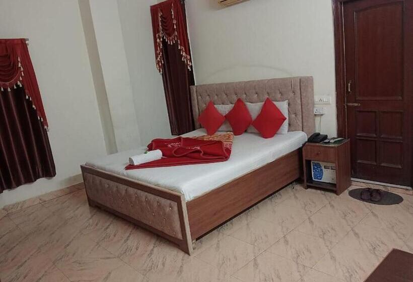 经济房, Holiday Inn Paradise