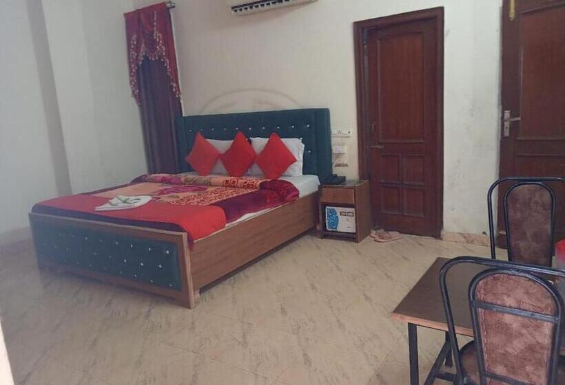 经济房, Holiday Inn Paradise