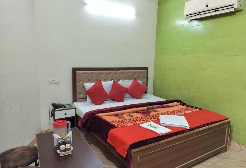 اتاق اکونومی, Holiday Inn Paradise