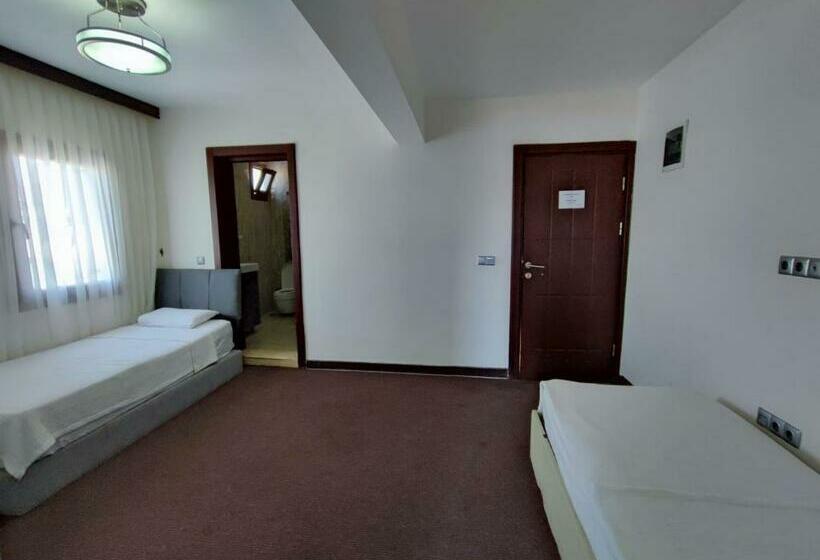 غرفة ديلوكس مطلّة علي البحر مزوَّدة بشُرفة, Meu La Boutique