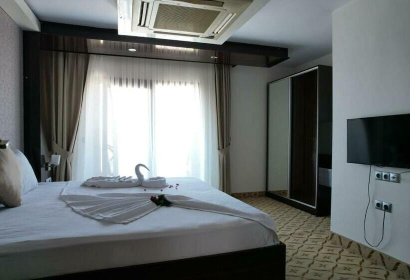 غرفة ديلوكس مطلّة علي البحر مزوَّدة بشُرفة, Meu La Boutique