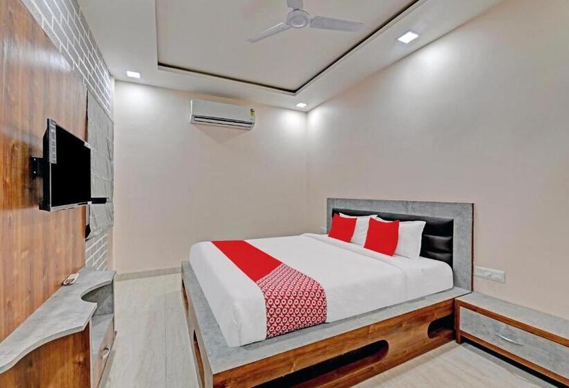 디럭스 트리플 룸, Super Hotel O The Castle Home Stay Inn