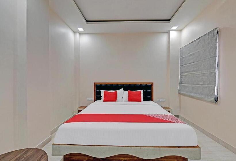 디럭스 트리플 룸, Super Hotel O The Castle Home Stay Inn