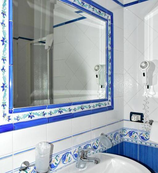 ファミリールーム, Amyclae