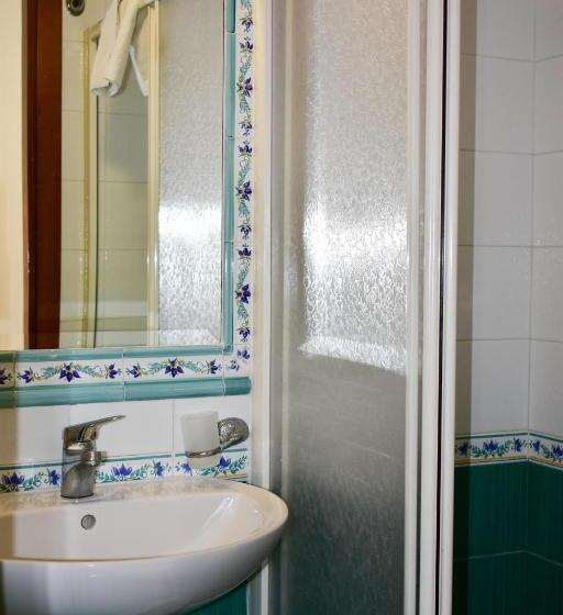 スタンダードシングルルーム, Amyclae