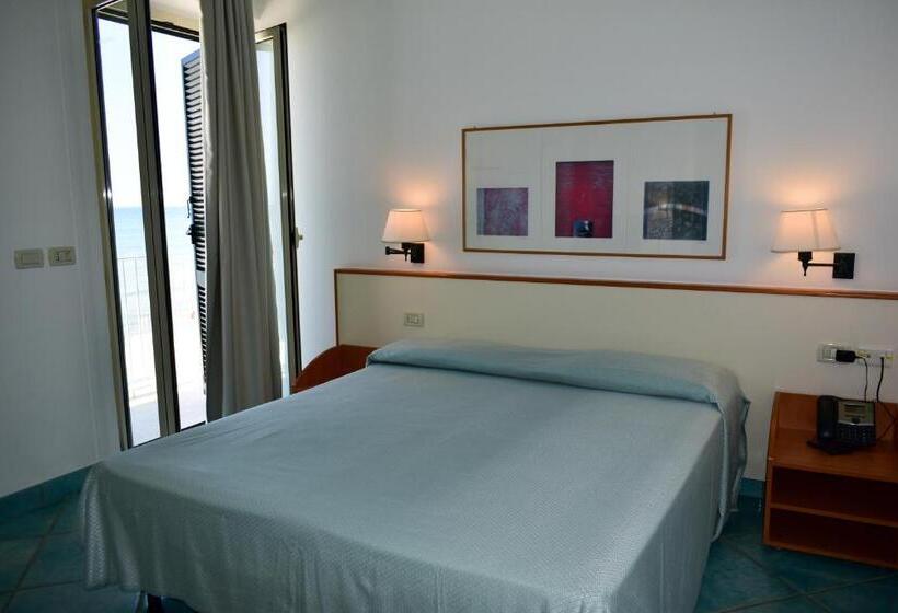 オーシャンビュースタンダードルームバルコニー付き, Amyclae