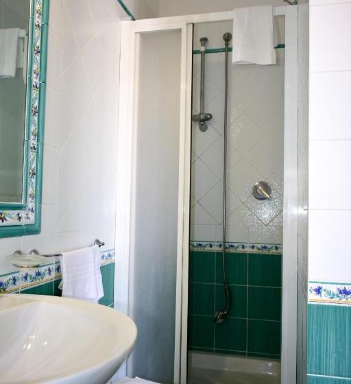 スタンダードルーム, Amyclae