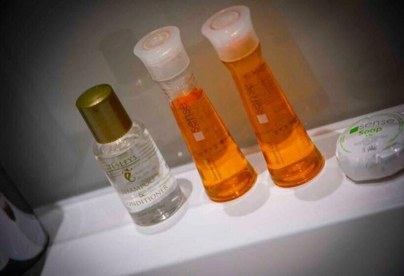 غرفة قياسية, Howard Winchester