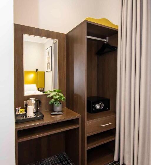 غرفة قياسية فردية, Howard Winchester