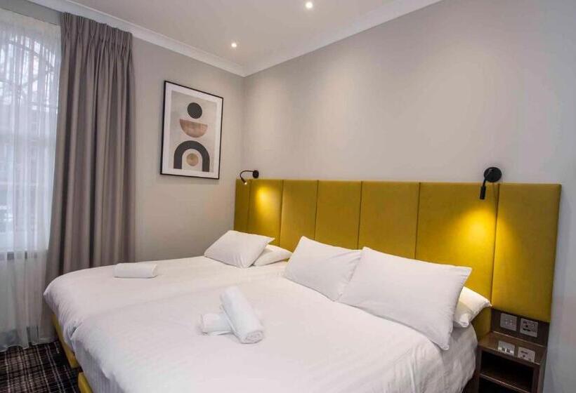 غرفة قياسية فردية, Howard Winchester