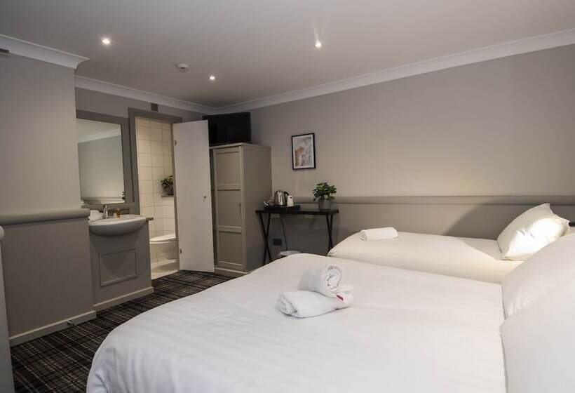 غرفة قياسية رباعية, Howard Winchester