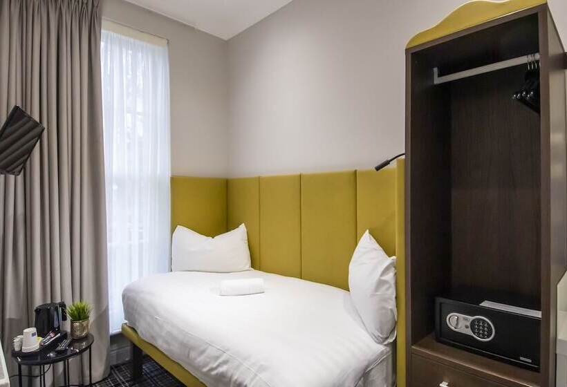 غرفة قياسية فردية, Howard Winchester