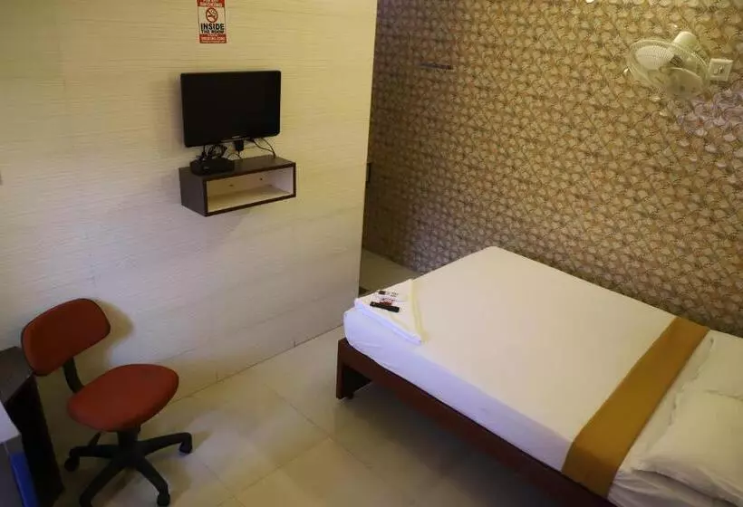 اتاق استاندارد یک نفره, Just Guest House, Chennai Airport