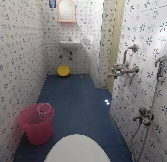 اتاق استاندارد یک نفره, Just Guest House, Chennai Airport
