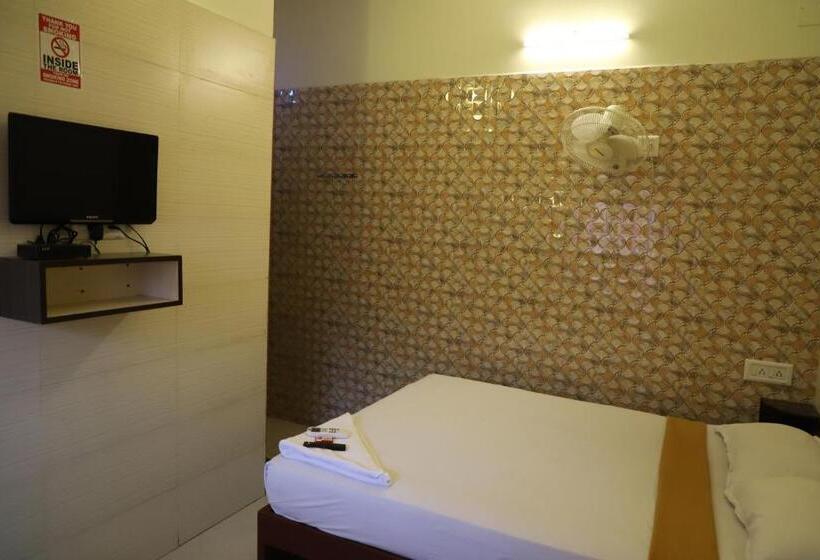 חדר דלוקס, Just Guest House, Chennai Airport