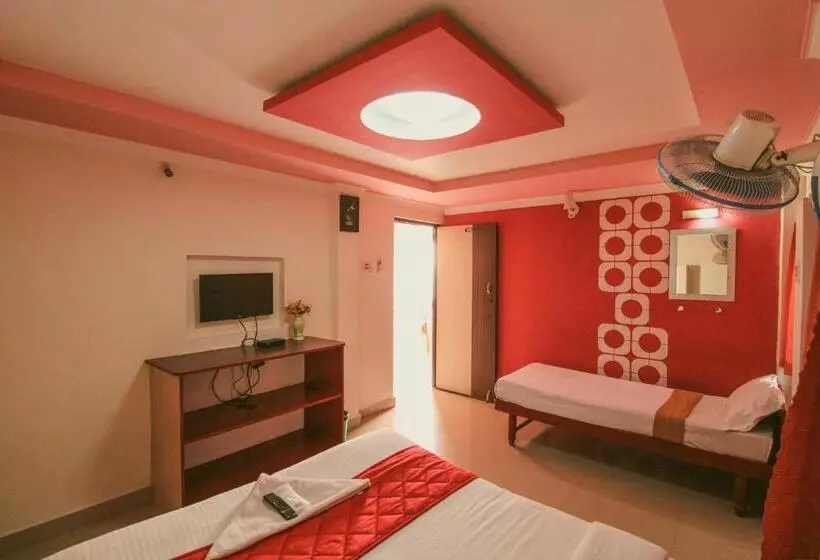 اتاق لوکس سه تخته, Just Guest House, Chennai Airport