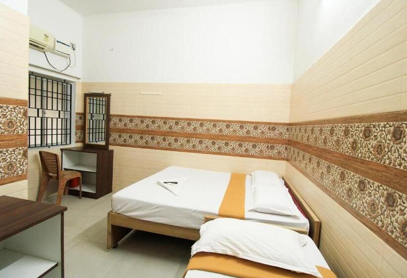 חדר דלוקס לשלושה, Just Guest House, Chennai Airport