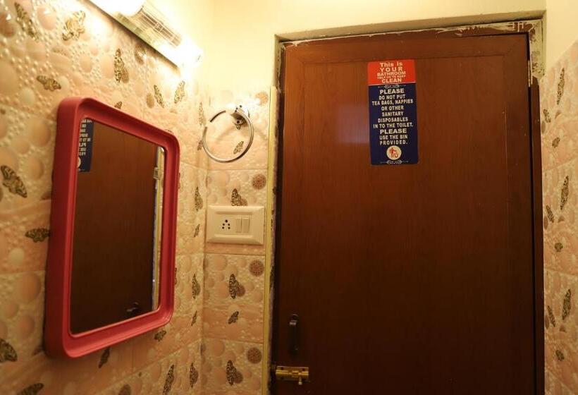 חדר דלוקס לשלושה, Just Guest House, Chennai Airport