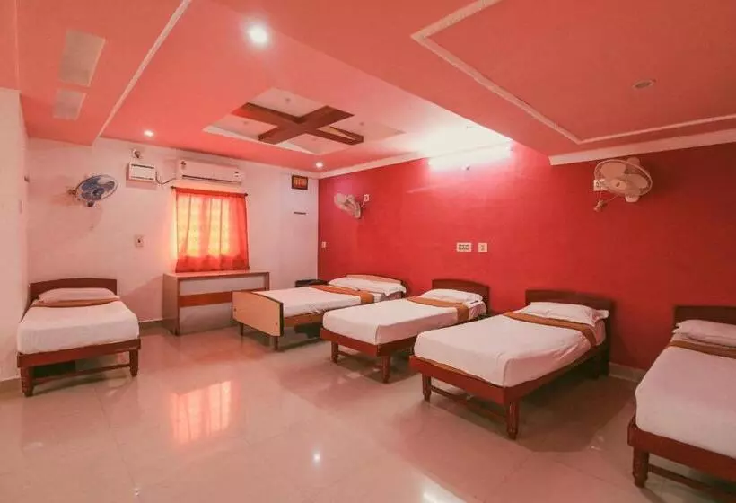 اتاق خانوادگی, Just Guest House, Chennai Airport