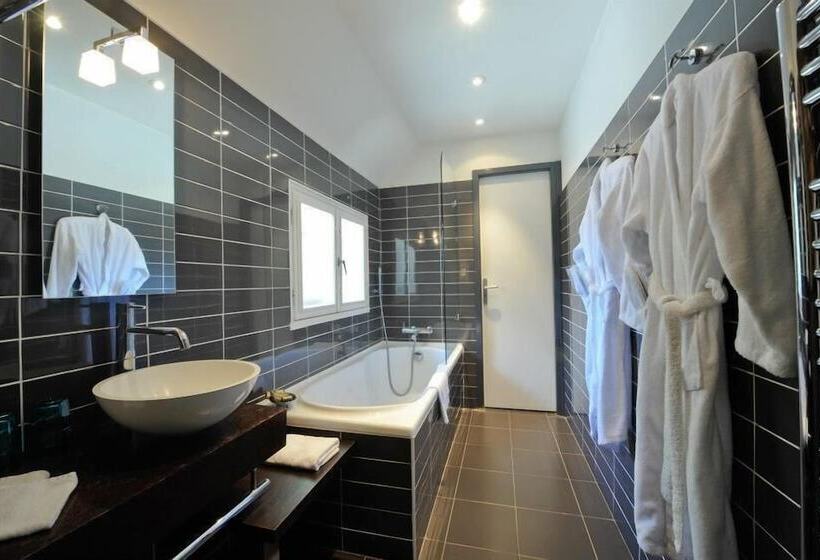 クラシックルーム, La Chaumiere