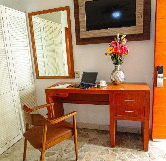 Economy Zimmer, River Poliforum