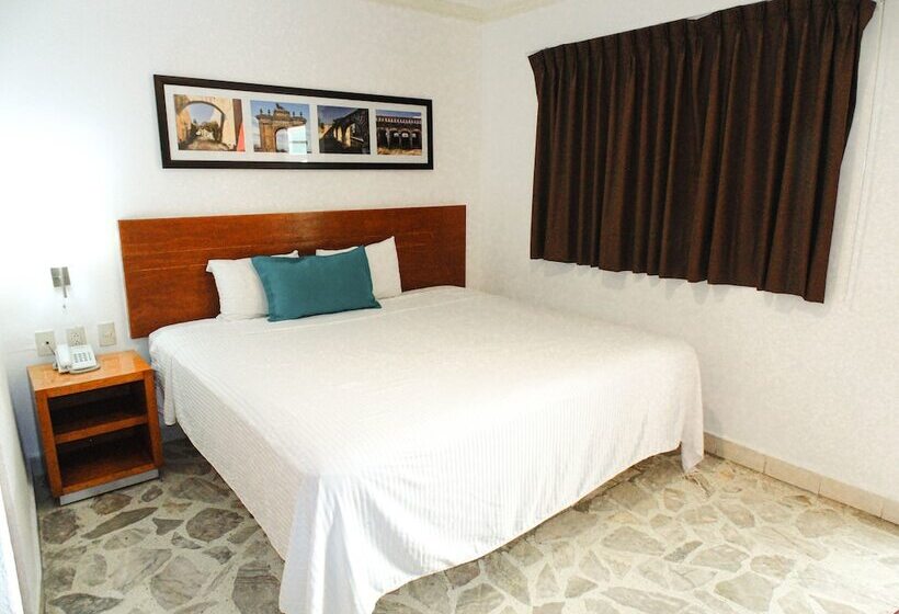 Quarto Estandar, River Poliforum