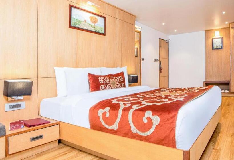 سوئیت با تخت بزرگ, Summit Swiss Heritage Resort & Spa