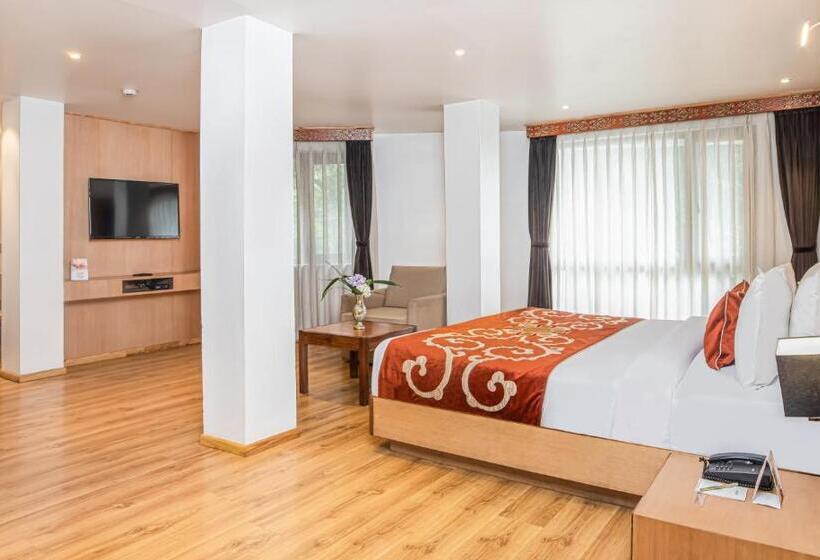 سوئیت با تخت بزرگ, Summit Swiss Heritage Resort & Spa