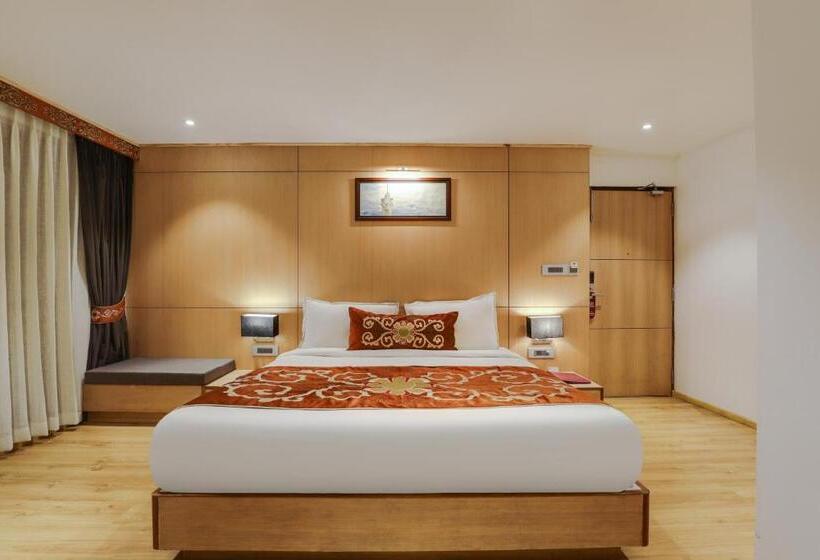 سوئیت با تخت بزرگ, Summit Swiss Heritage Resort & Spa