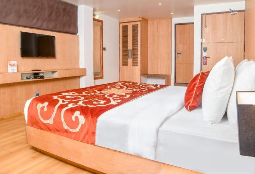 اتاق لوکس, Summit Swiss Heritage Resort & Spa