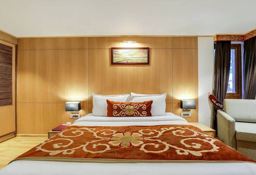 اتاق لوکس, Summit Swiss Heritage Resort & Spa