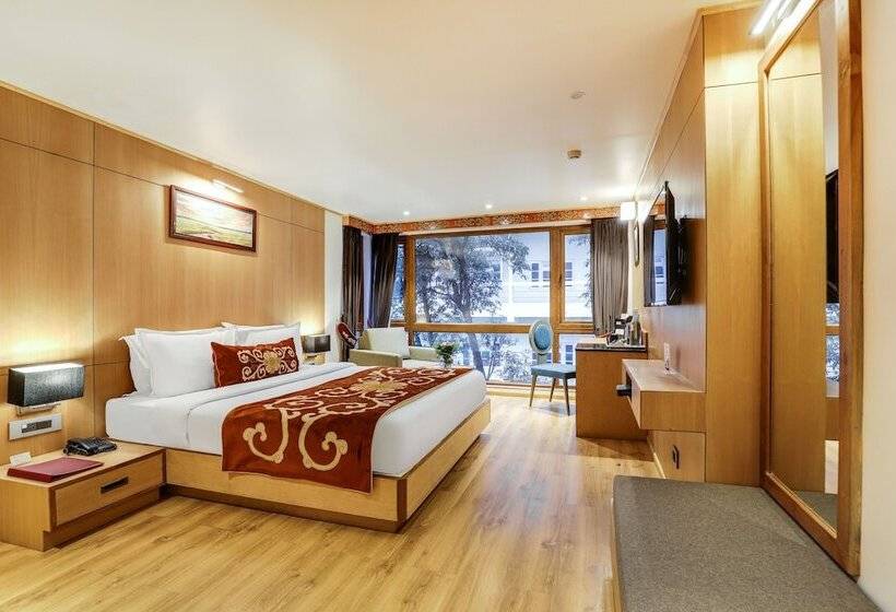 اتاق لوکس, Summit Swiss Heritage Resort & Spa