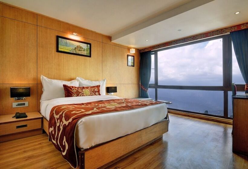 اتاق لوکس, Summit Swiss Heritage Resort & Spa