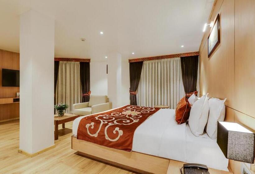 سوئیت با تخت بزرگ, Summit Swiss Heritage Resort & Spa