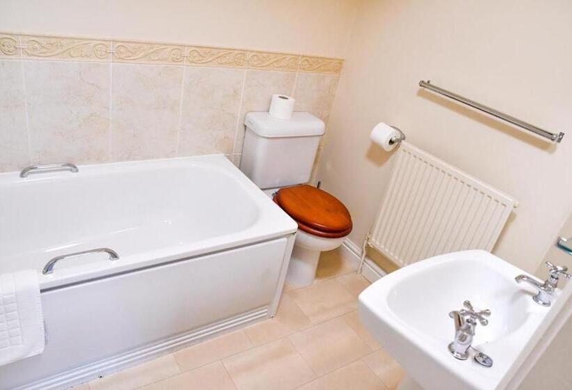 חדר סטנדרט, Whiston Hall