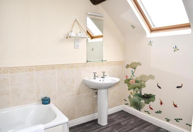 חדר סטנדרט, Whiston Hall