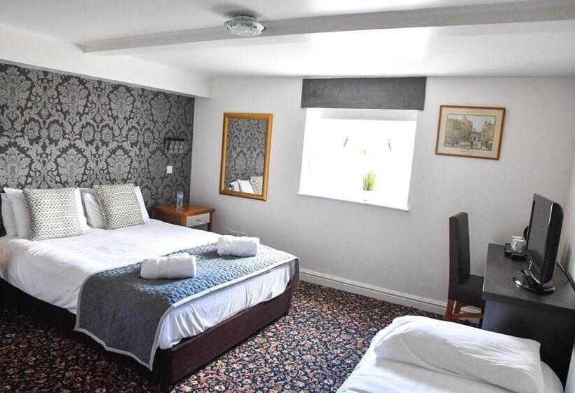 חדר משפחתי, Whiston Hall