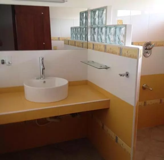 Standard Kolmen Hengen Huone, Ypsylon Tourist Resort