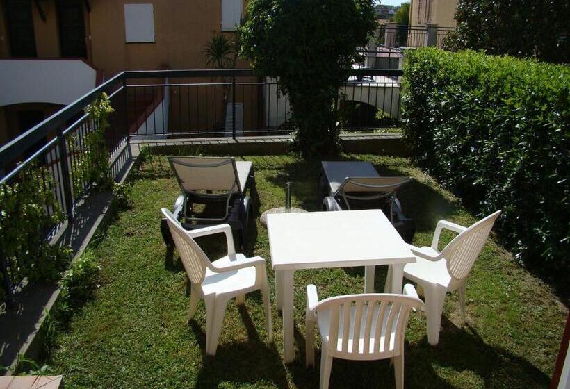 استودیو استاندارد با چشم‌انداز باغ, Residence La Meridiana
