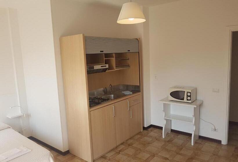 استودیو استاندارد با چشم‌انداز باغ, Residence La Meridiana
