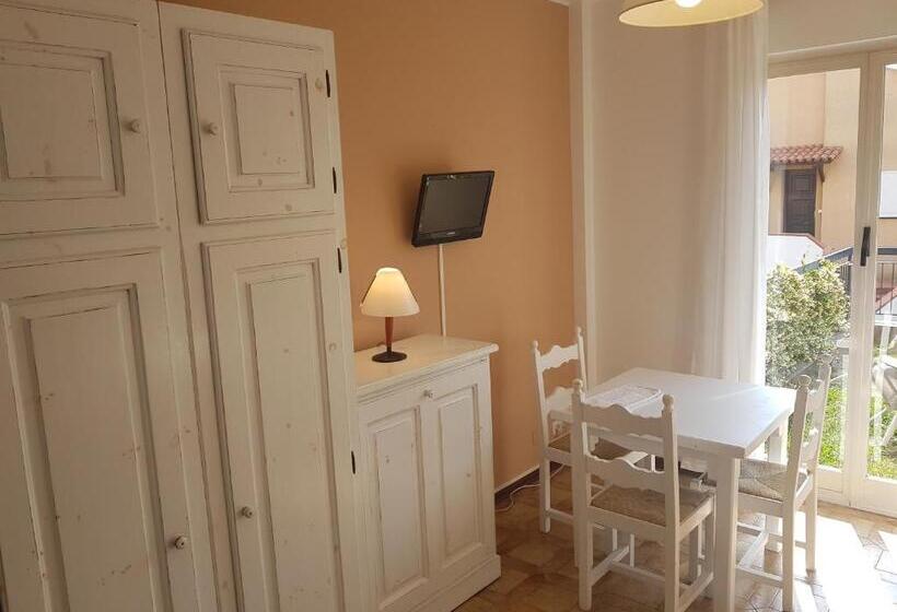 إستوديو قياسى مطلّ علي الحديقة, Residence La Meridiana