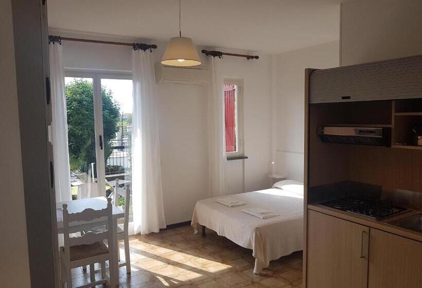 إستوديو قياسى مطلّ علي الحديقة, Residence La Meridiana