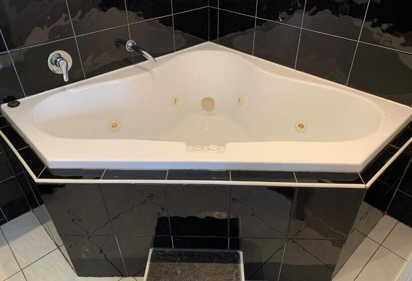 חדר סטנדרט עם ג'קוזי, Beaconsfield Lodge Motel