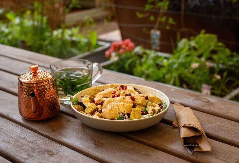 غرفة قياسية, High Paradise Farm