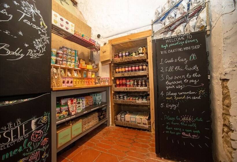 غرفة قياسية, High Paradise Farm