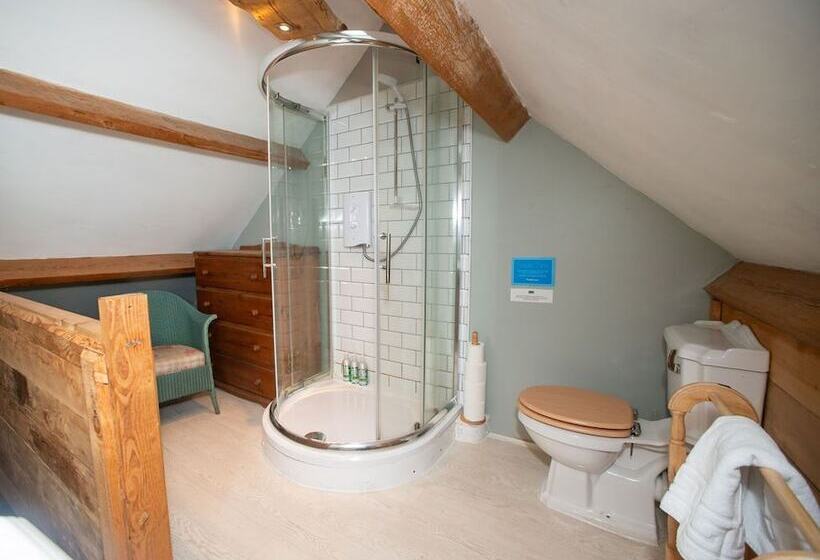 غرفة قياسية, High Paradise Farm