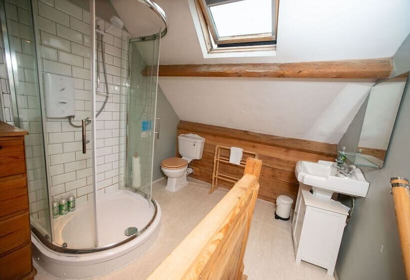 غرفة قياسية, High Paradise Farm